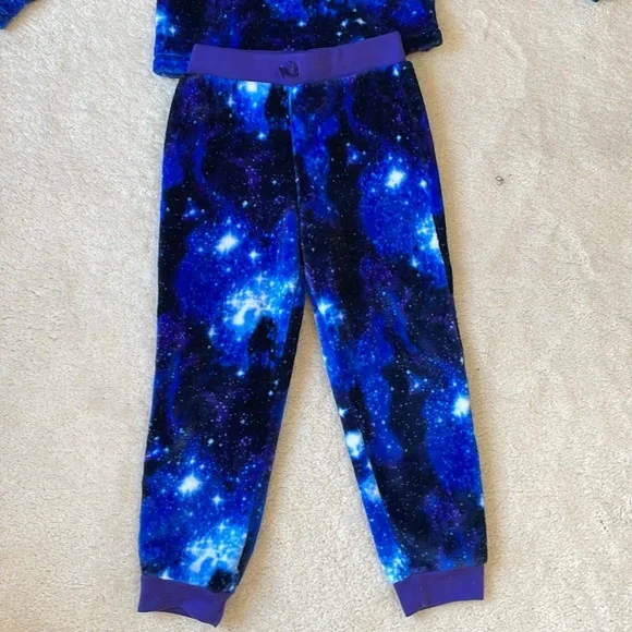 LANDS END UEC Size 8 Blue Space Galaxy Fuzzy Cozy Warm Pajama Set Unisex Star 💫 - Picture 9 of 13